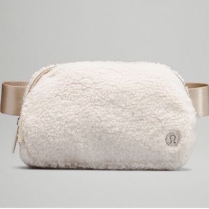 NWT LULULEMON Everywhere Fleece Belt Bag Factory sealed! Natural Ivory
